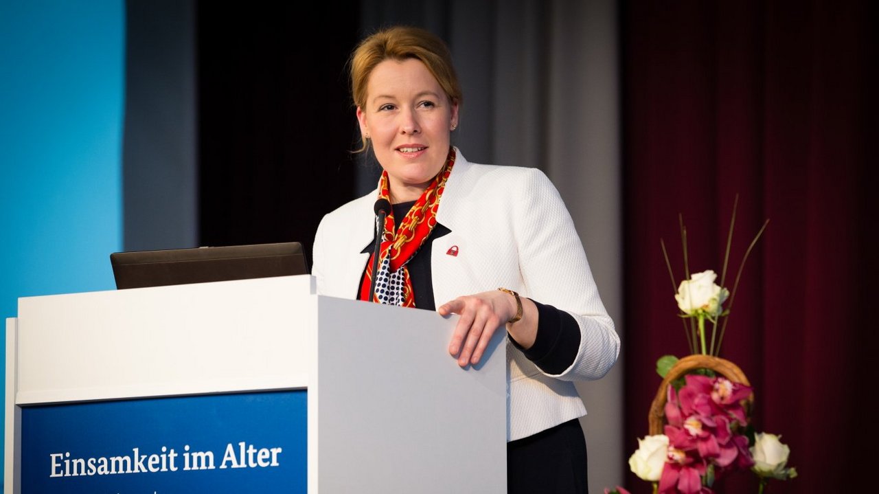 © Harms Bundesfamilienministerin Franziska Giffey am Rednerpult
