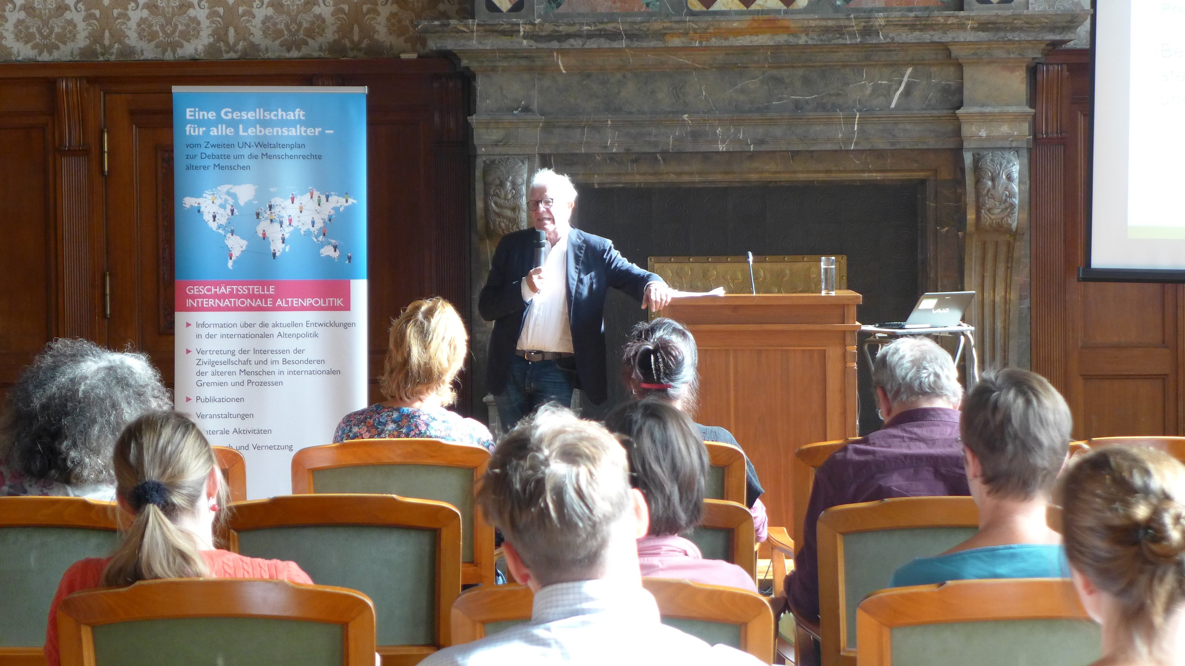 © BAGSO/Wittig Prof. Dr. Reimer Gronemeyer referiert