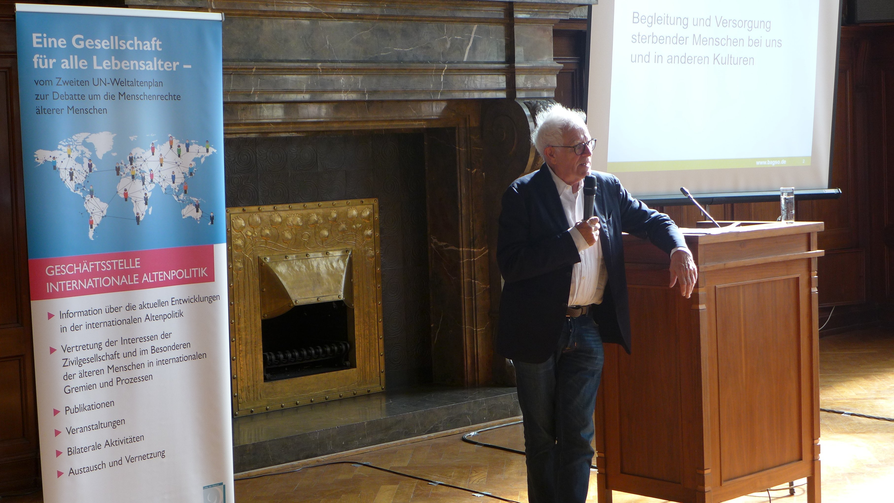 © BAGSO/Wittig Prof. Dr. Reimer Gronemeyer referiert