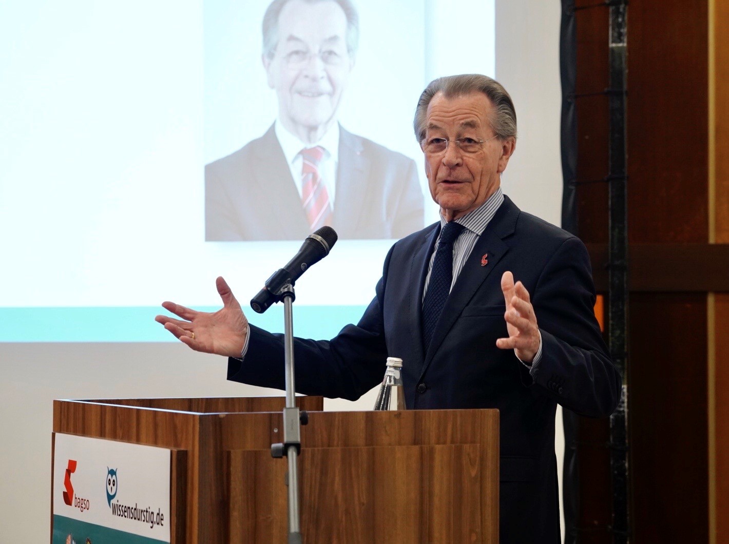 © BAGSO/Sachs Der BAGSO-Vorsitzende Franz Müntefering eröffnet die Fachtagung